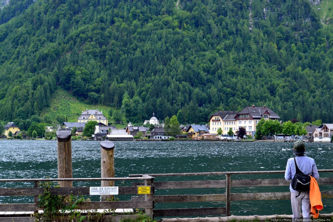 Хальштатт — австрийская сказка у озера, среди больших гор Хальштатт, Австрия