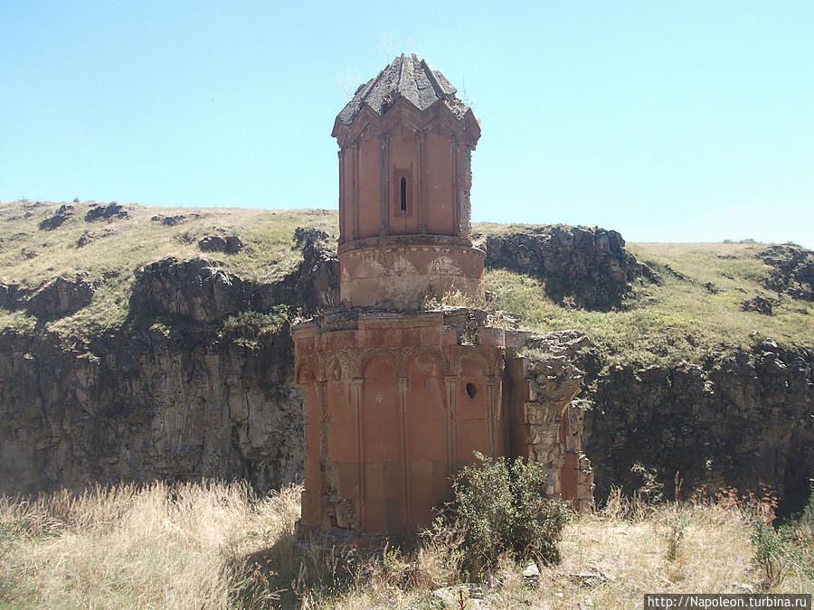 Монастырь Св. Дев Рипсиме Ани, Турция