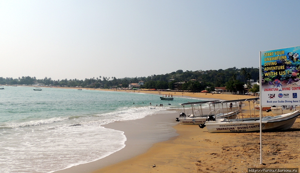 Пляж в городке Унаватуна Унаватуна, Шри-Ланка