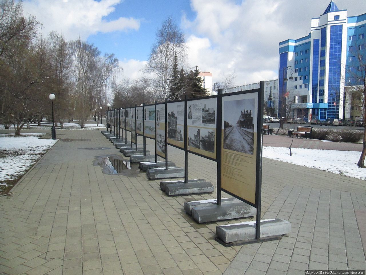 Выставка на Текутьевском бульваре Тюмень, Россия