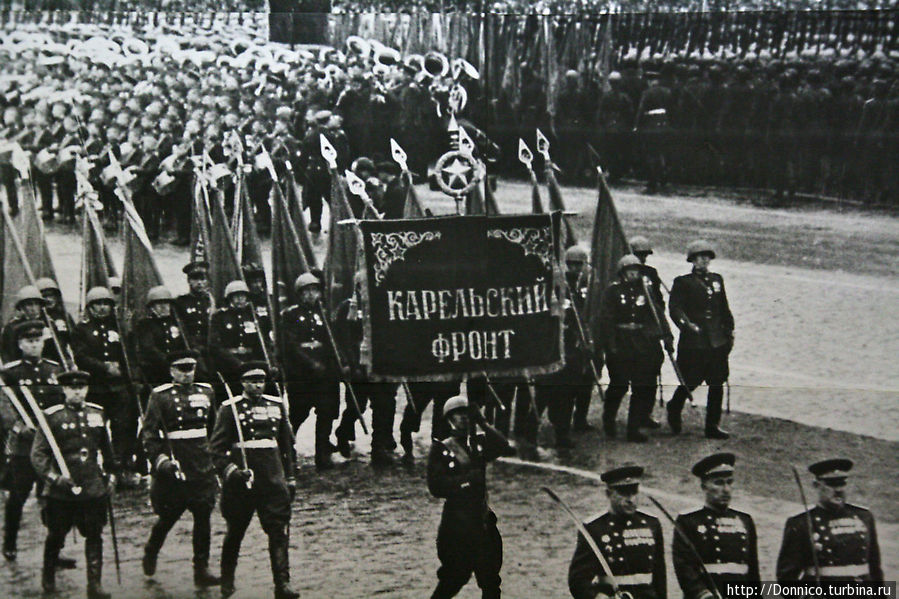 Угроза была снята только в 1944 году и на Параде Победы в 1945 Карельский фронт шел первым