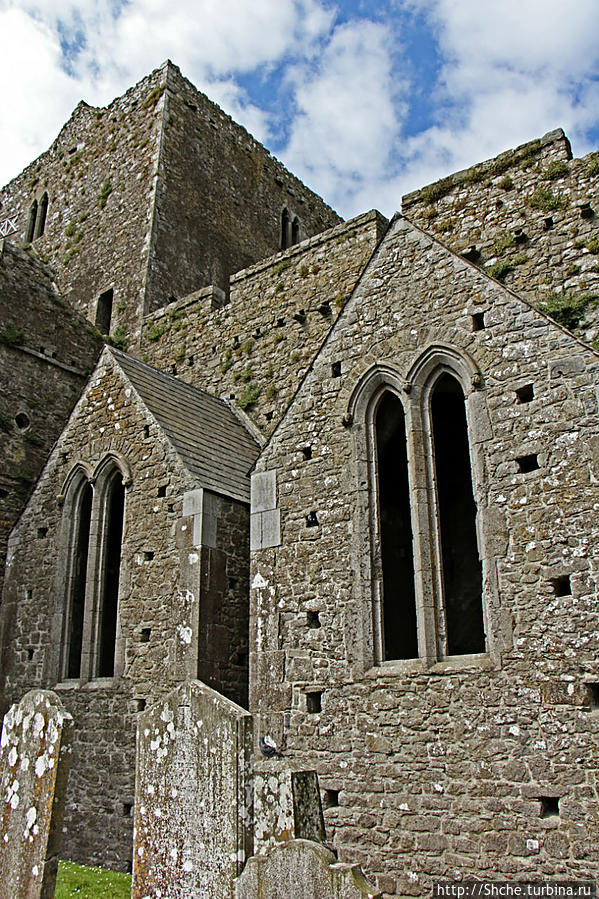 Rock of Cashel. Кэшел — самая легендарная скала Ирландии Кашел, Ирландия