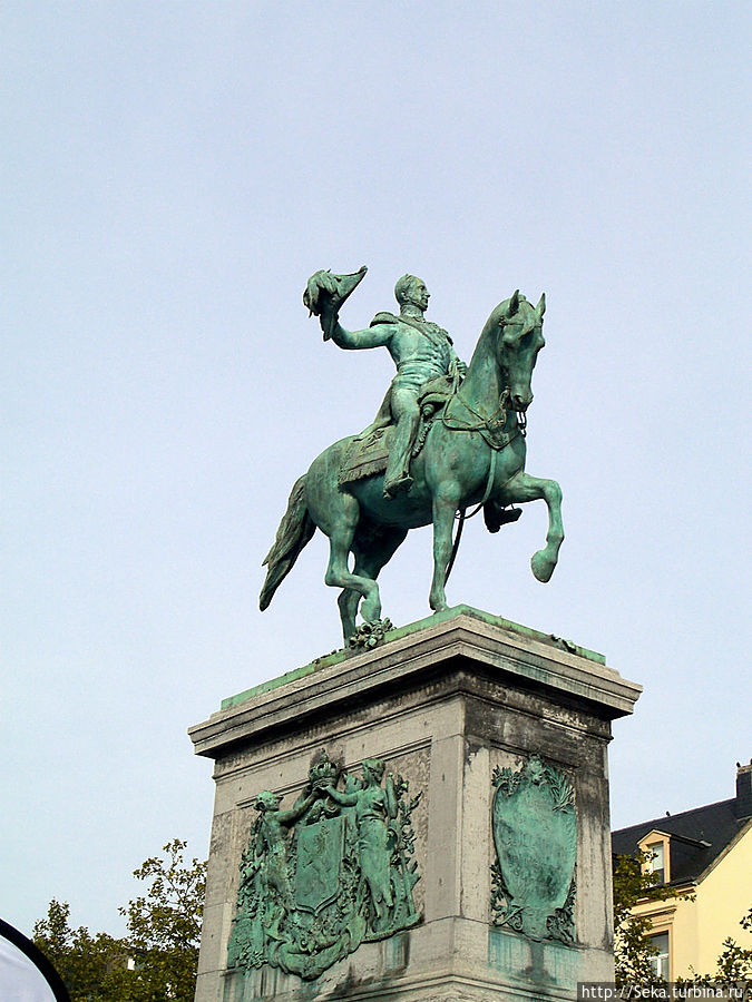 Конная статуя Вильгельма II Люксембург, Люксембург
