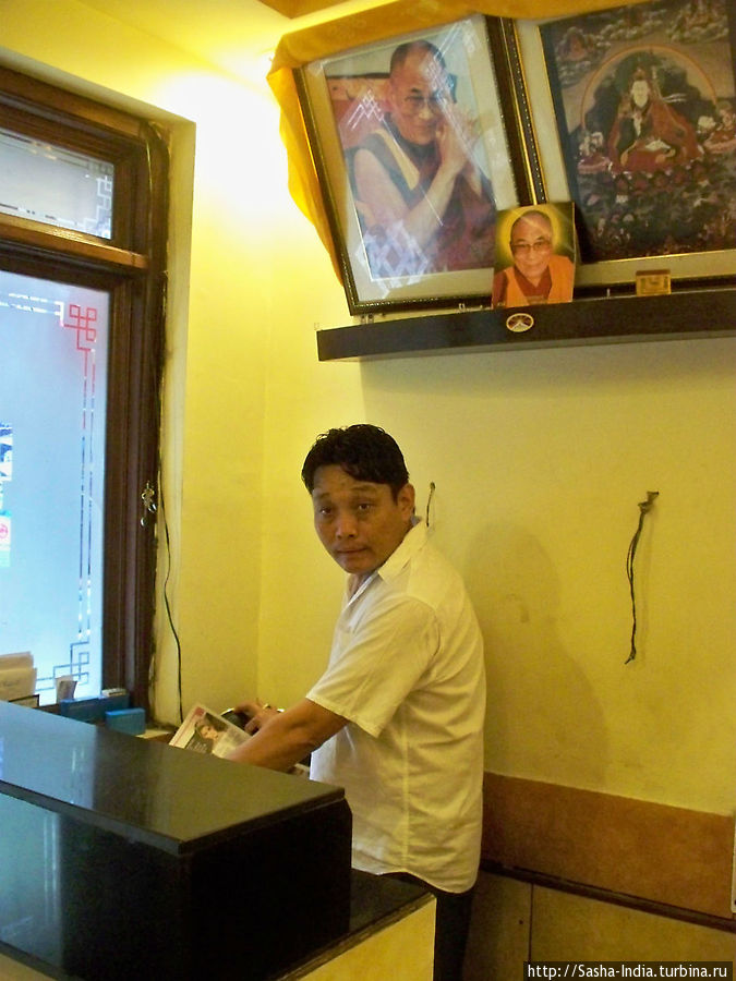 Администратор кафе Дели, Индия