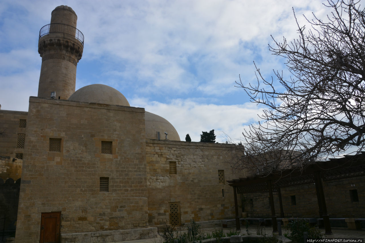 Тюрбе и хаммам Дворца Ширваншахов Баку, Азербайджан