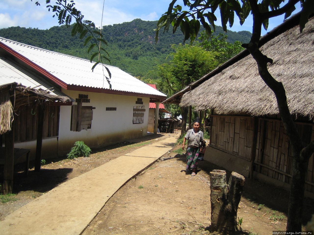 Деревня Бан Пханом Луанг-Прабанг, Лаос
