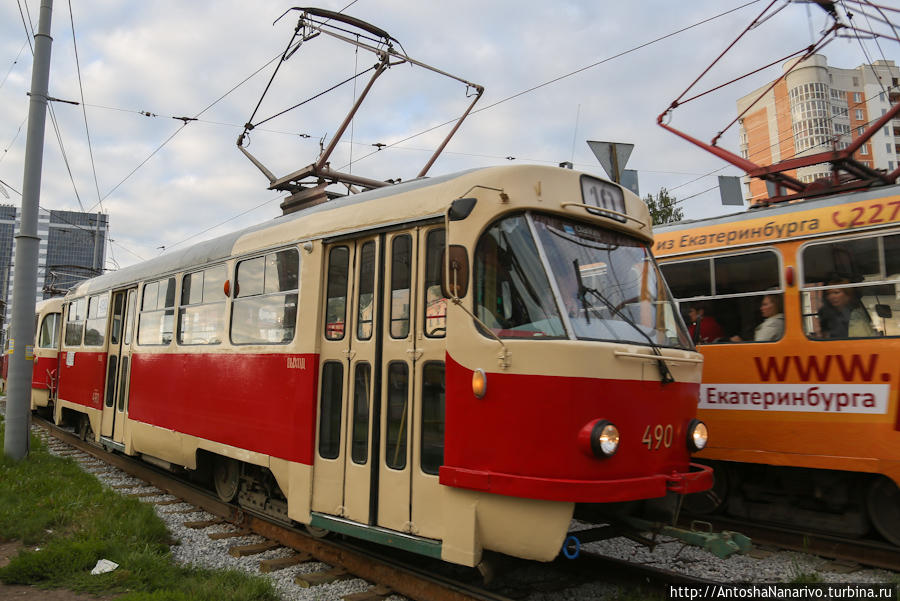 В Ёбурге много старых трамваев. У меня они вызывают ностальгию. Екатеринбург, Россия