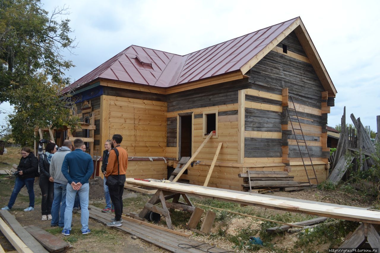 Дом со львом Поповка (Саратовская область), Россия