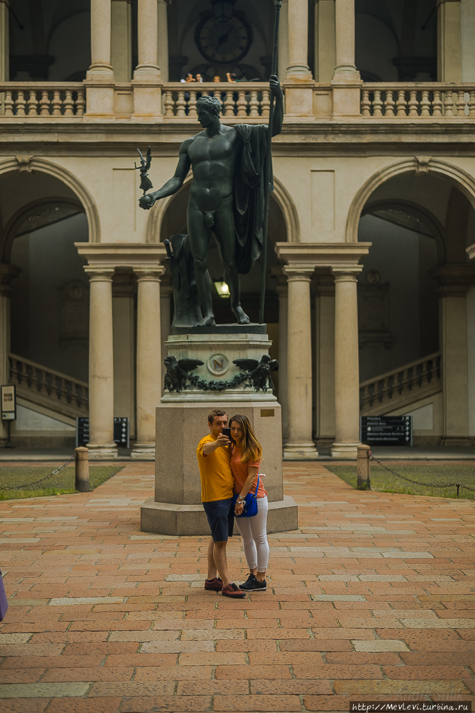 Вечерний Милан. Мегаполис Милан, Италия