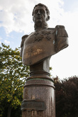 Памятник Францу Де-Волану.