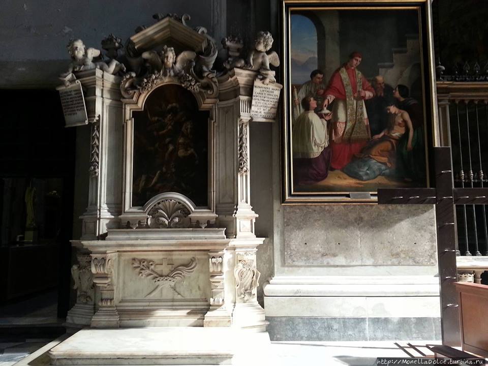 Неаполь:Базилика  Каттэдралэ Санта Мария Ассунта Неаполь, Италия