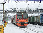 Электропоезд ЭД9М сообщением Ижевск — Кизнер — Вятские Поляны на станции Агрыз. На этой электричке я приехал.