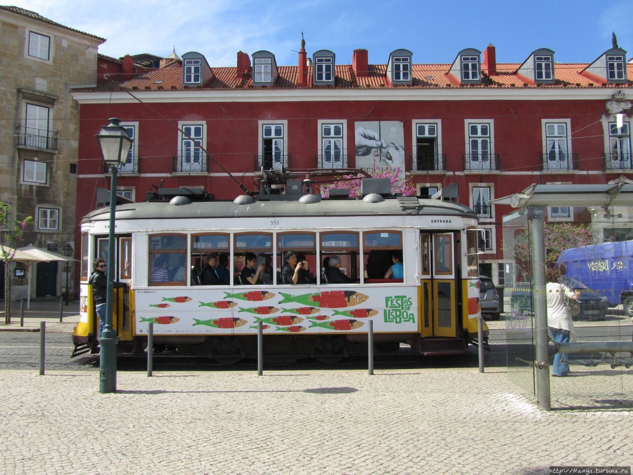 Площадь Ларго даш Порташ ду Сол Лиссабон, Португалия
