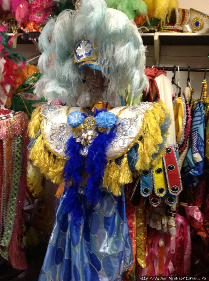 Карнавальные костюмы на Самбадроме. Рио-де-Жанейро, Бразилия
