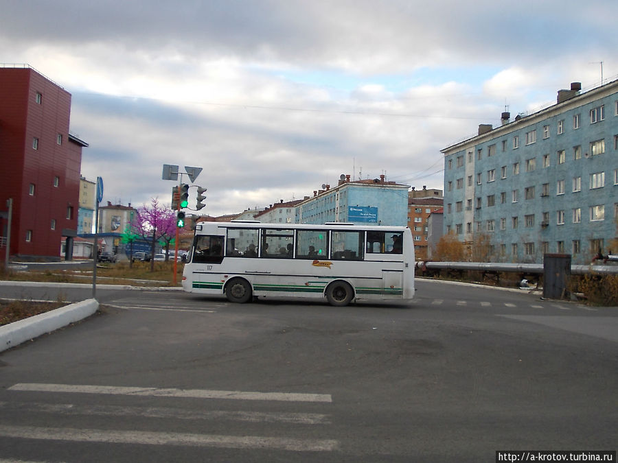 Городской автобус существует Дудинка, Россия
