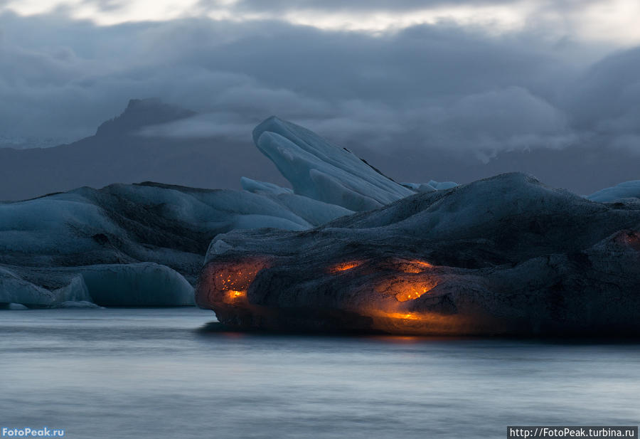 Шоу фейерверков в Ледяной Лагуне (Jokulsarlon) Йёкюльсаурлоун ледниковая лагуна, Исландия