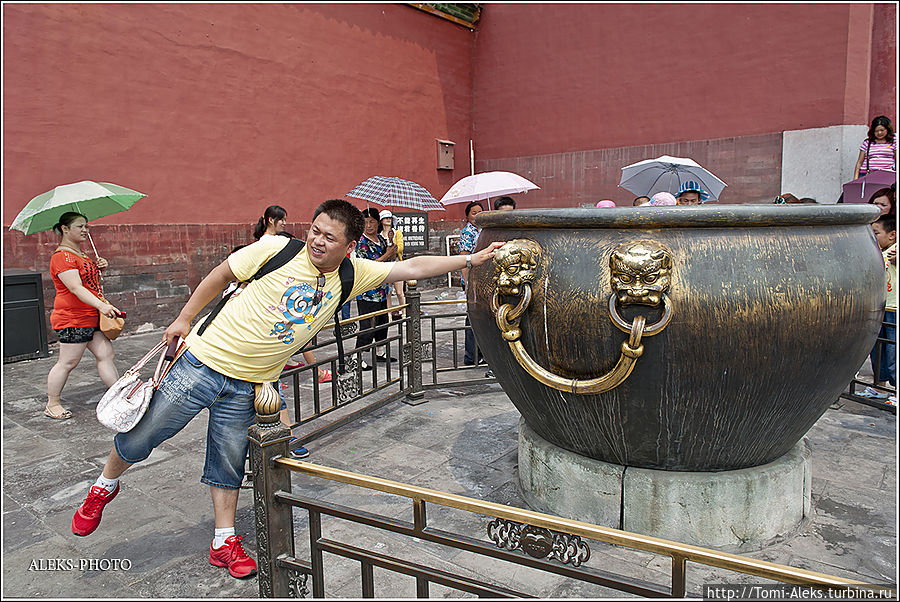 Энергии китайцев можно позавидовать...
*