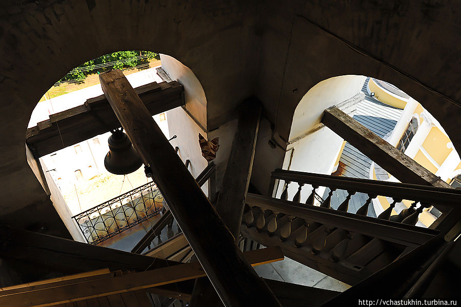 Подъем на колокольню Богоявленского собора.