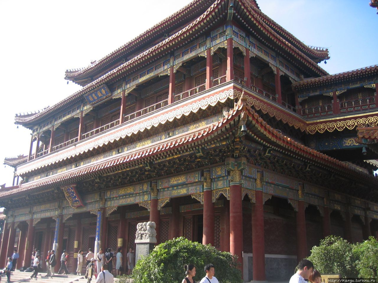 Храм Юнхэгун.  Ваньфугэ – Башня Большого Будды Пекин, Китай