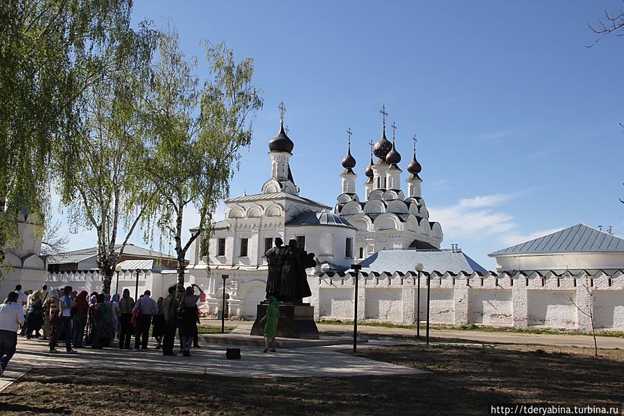 Вид на Благовещенский мужской монастырь Муром, Россия