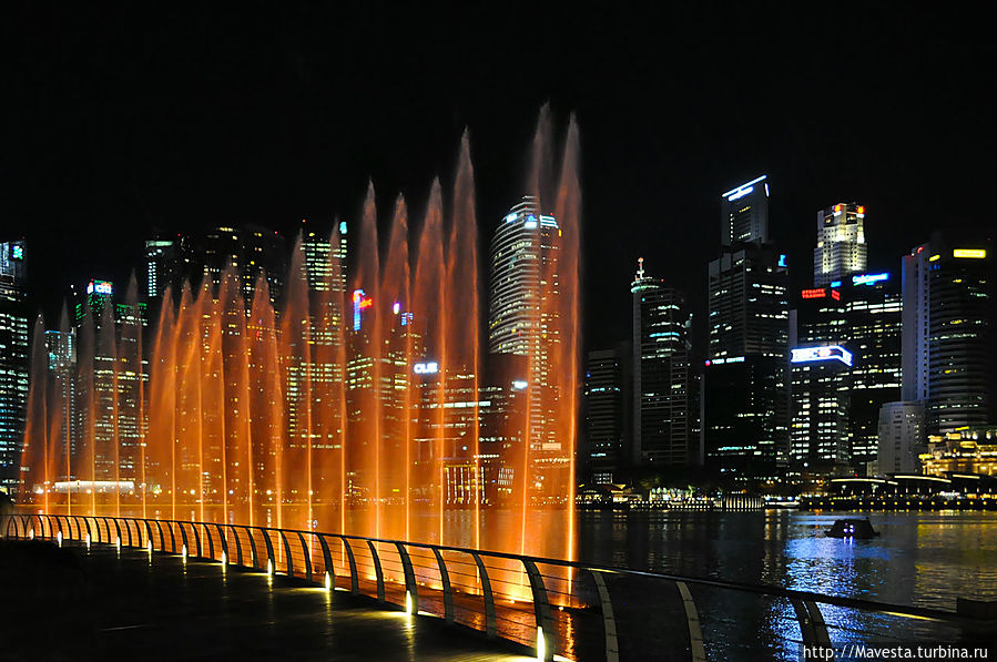 Лазерное шоу на набережной Сингапур (город-государство)