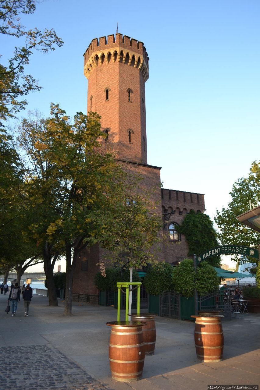 Малаховская башня Кёльн, Германия