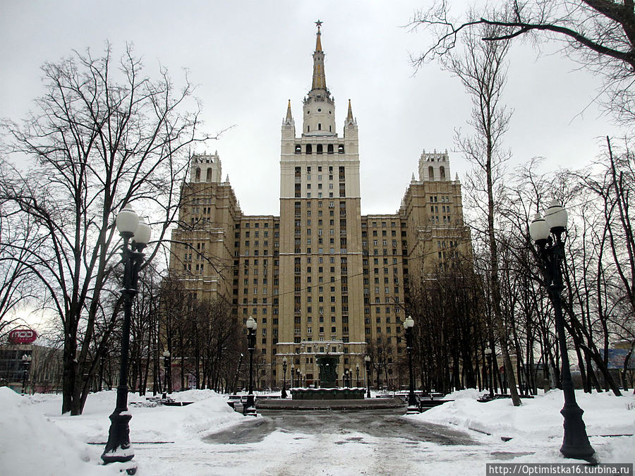 Одна из сталинских высоток, с которой связаны мои воспоминия Москва, Россия