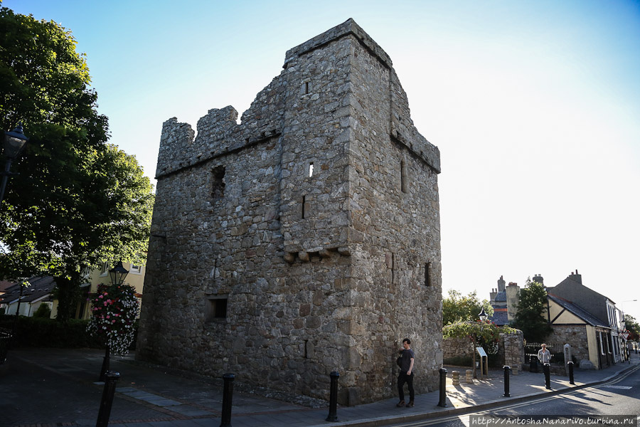 Замок Долки (Dalkey Castle, XV или XVI век) в одноимённом районе. Долки, Ирландия