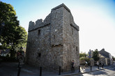 Замок Долки (Dalkey Castle, XV или XVI век) в одноимённом районе.