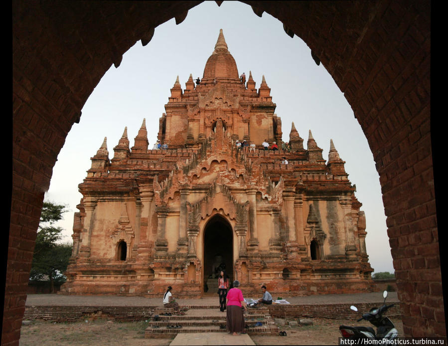 Пагода  Мьяук Гуни Баган, Мьянма