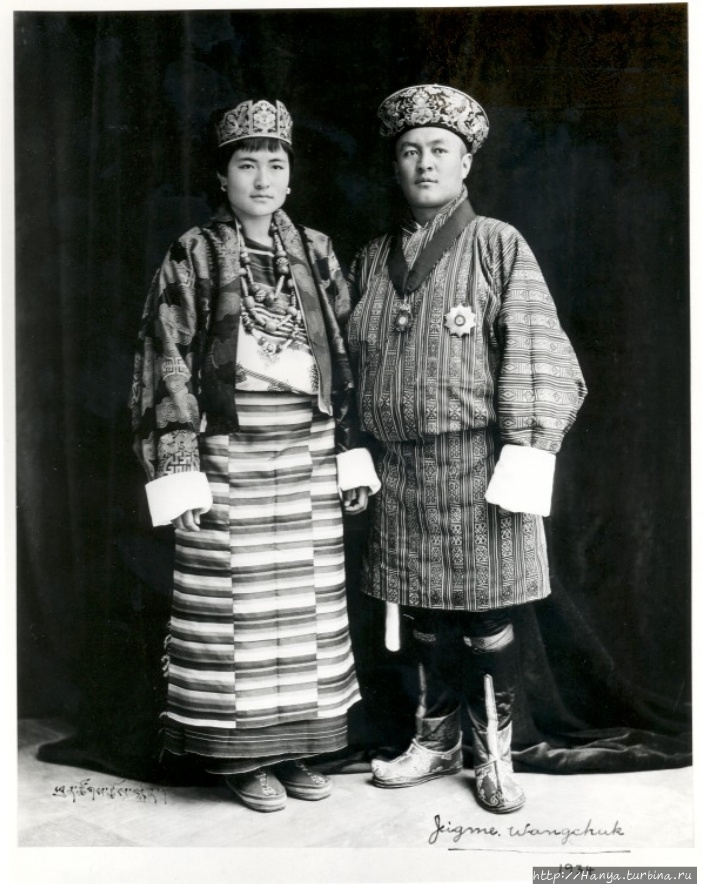 Второй король Бутана Джигме Вангчук с женой. Из интернета Бутан