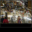 Музей Гуггенхайма в Бильбао можно увидеть в фильме про Джеймса Бонда 1999 года «И целого мира мало», в самом начале которого Бонд крадёт кейс с деньгами у коррумпированного швейцарского банкира.