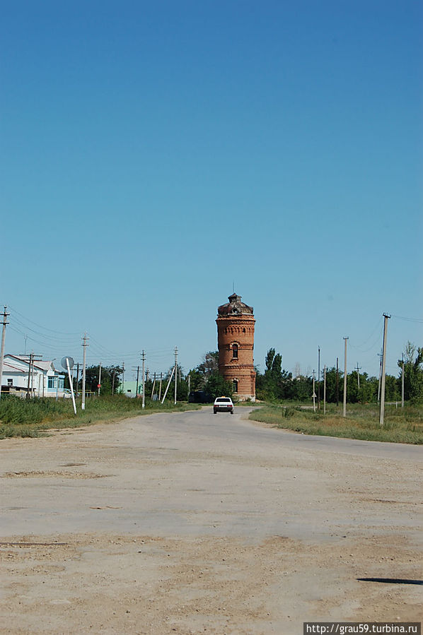 Водонапорная башня на станции Алтата / Water tower at Altata station