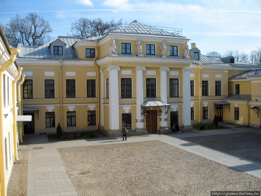 Дворец бобринских