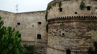 Замок (Castello Aragonese)