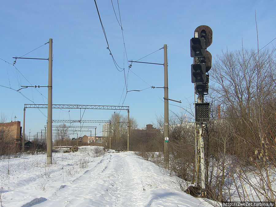 Входной светофор на Варшавский вокзал уже никогда не даст разрешающий сигнал... Санкт-Петербург, Россия