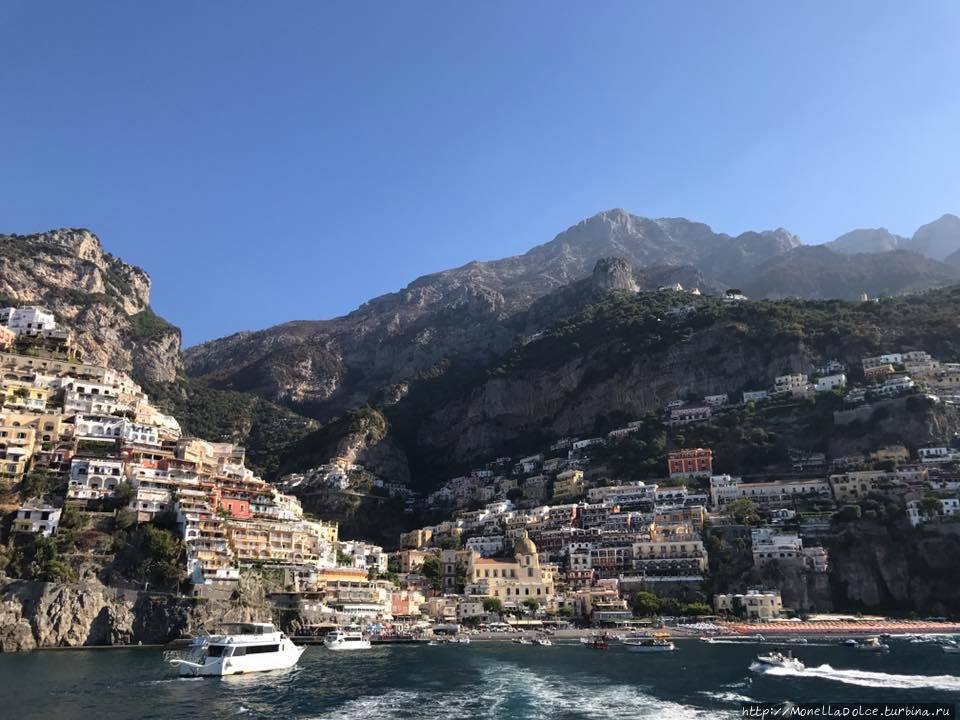 Positano:маршрут сверху вниз до набережной Marina Grande Позитано, Италия