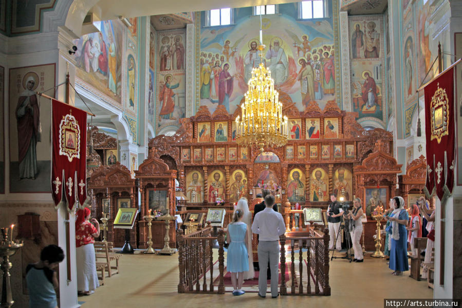 Свято-Никольский Кафедральный собор в Алматы Алматы, Казахстан