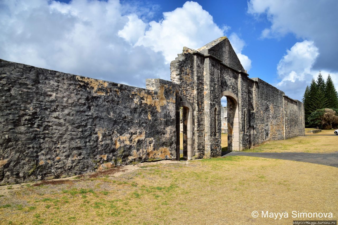 От тюрьмы остались лишь с От тюрьмы остались лишь с