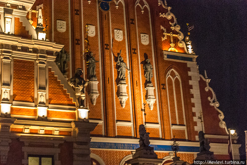 Фестиваль света Staro Rīga украсил столицу Рига, Латвия