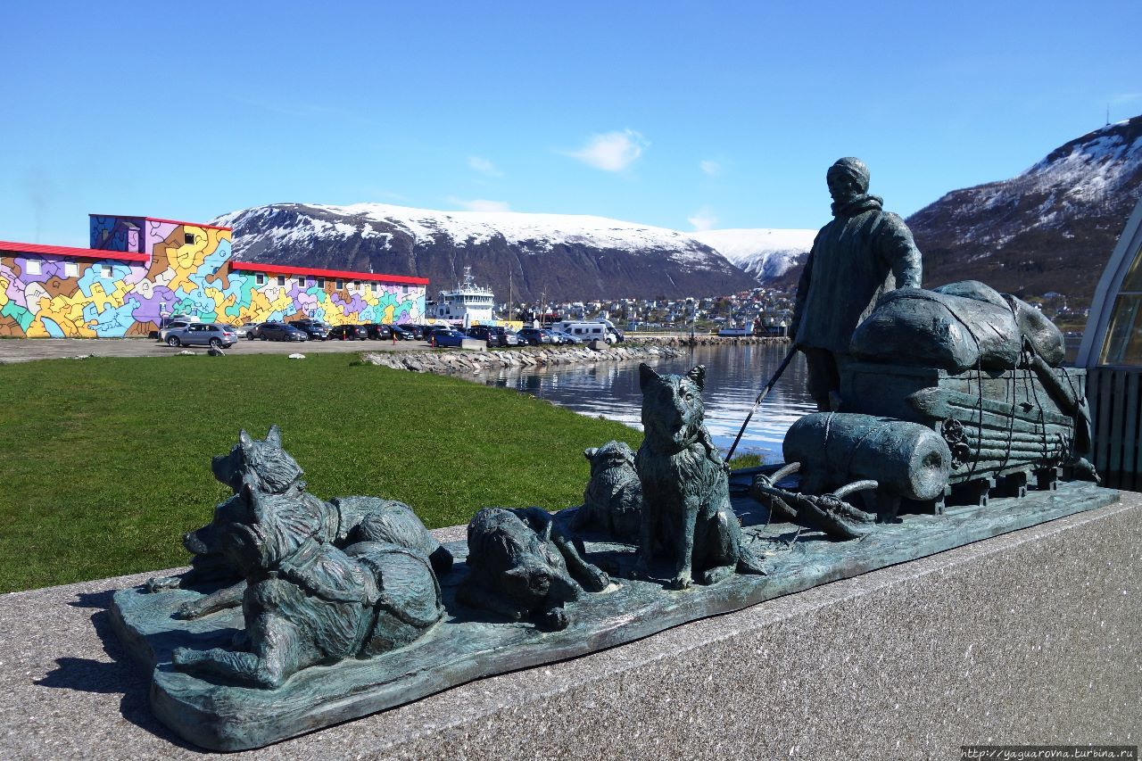 Памятник Хельмеру Хансену Тромсё, Норвегия