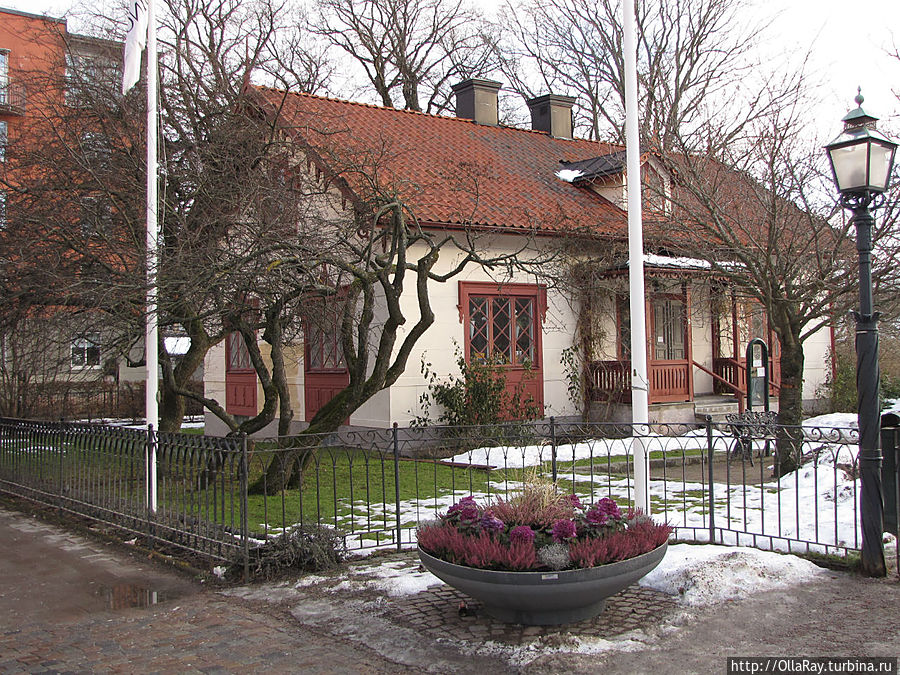 Вход в городской парк Trädgårdsföreningen. Обязательно рекомендуем к осмотру Линчёпинг, Швеция
