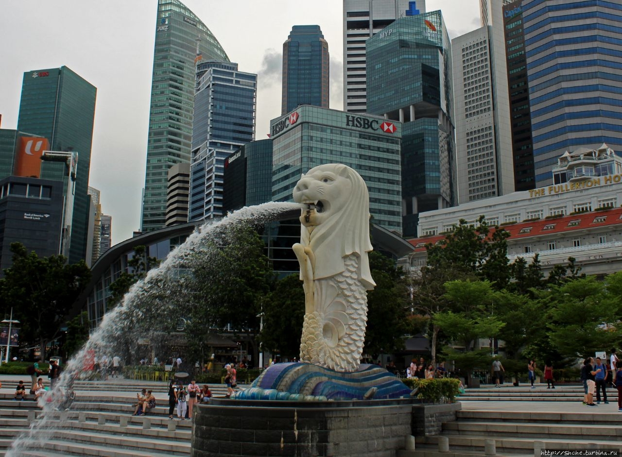 Мерлион (русалка с головой льва), как символ Сингапура