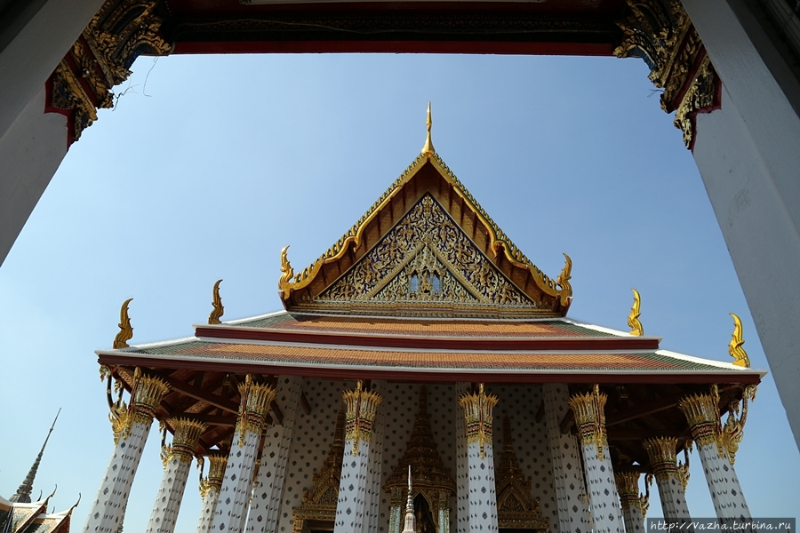 Храм Ват-Арун. Первая часть Бангкок, Таиланд