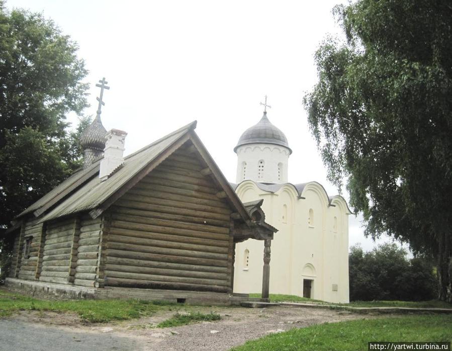 Церкви Дмитрия Солунского (деревянная) и Святого Георгия. Старая Ладога, Россия