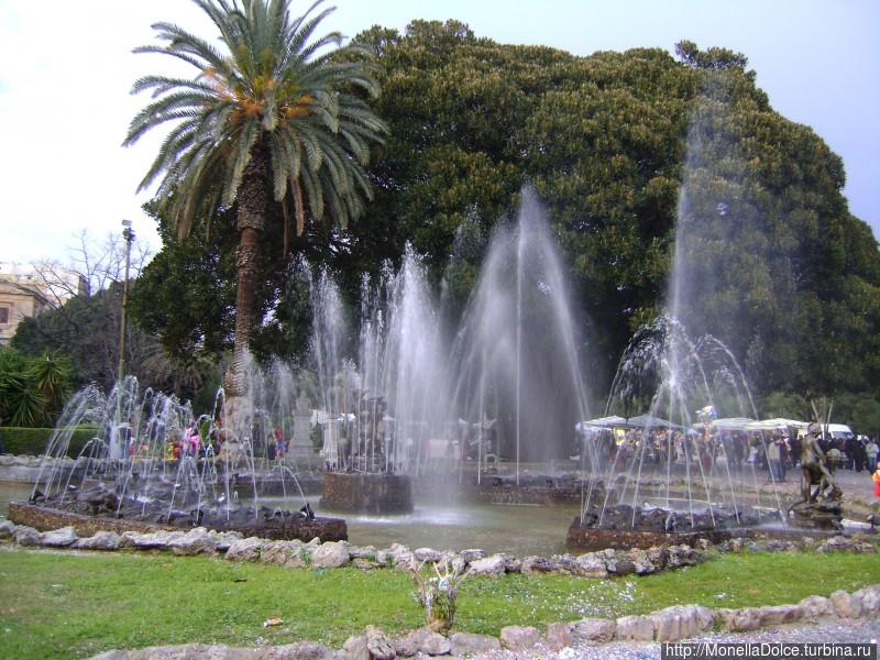 Фонтаны в Английском саду Палермо, Италия