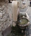 Вот такие источники с водой, а рядом приспособления для стирки имеются практически еще со времен римлян в каждом древнем селении этих мест.
