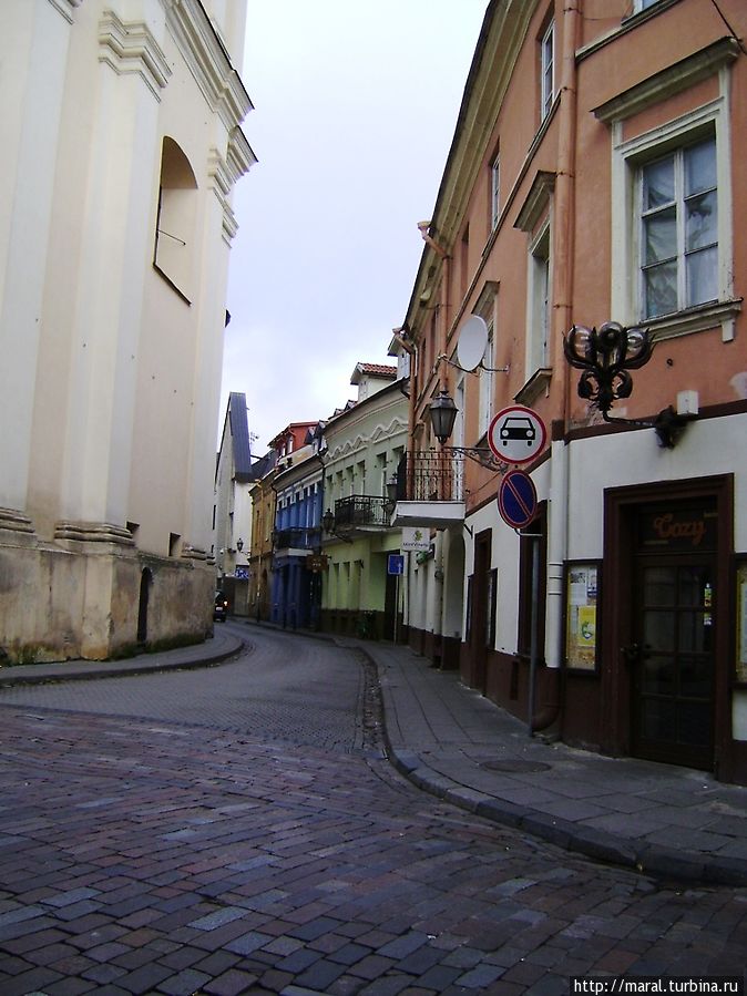 Костёл Святого Духа задним фасадом выходит на улицу св. Игното (Šv. Ignoto) Вильнюс, Литва