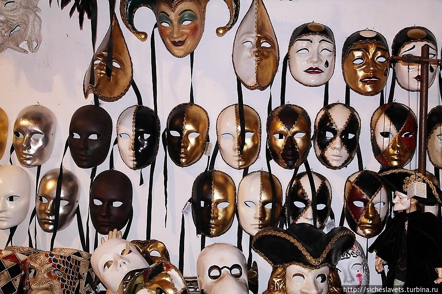 Венеция: магазин карнавальных масок, выставка Дали Венеция, Италия