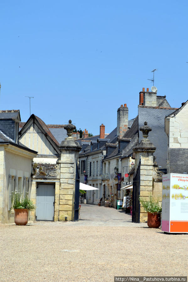 Азель-лё-Ридо это не только замок Азе-ле-Ридо, Франция